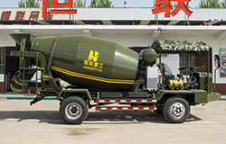 隧道专用混凝土小搅拌车，小型隧道混凝土运输完美方案。